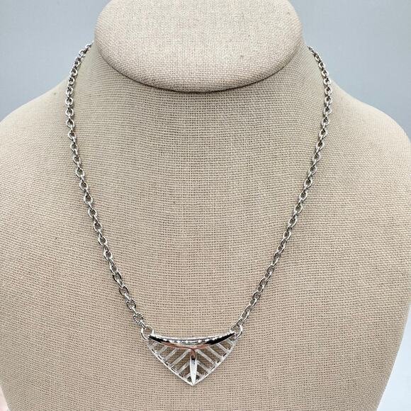 Vintage Roget Geometric Triangle Pendant Necklace Optic Shiny Silver Tone Signed - Picture 4 of 11